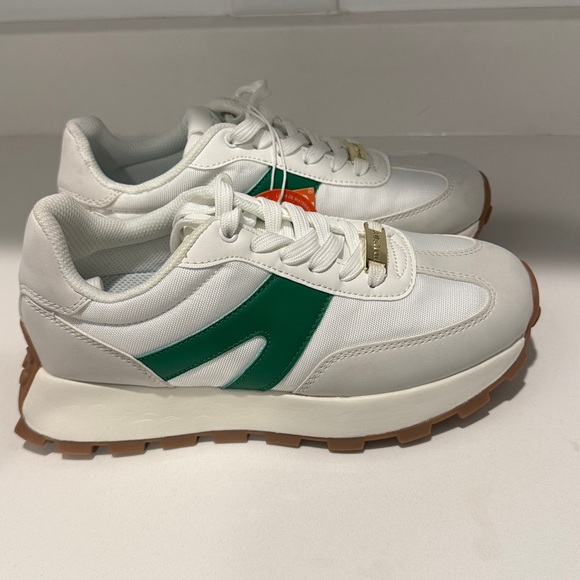 Lucky Step Brand White and Green Athletic Shoes- size 7.5 - Picture 6 of 6